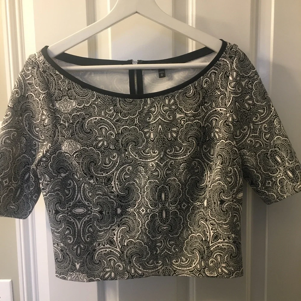 Express Pattern Crop - Picture 1 of 2